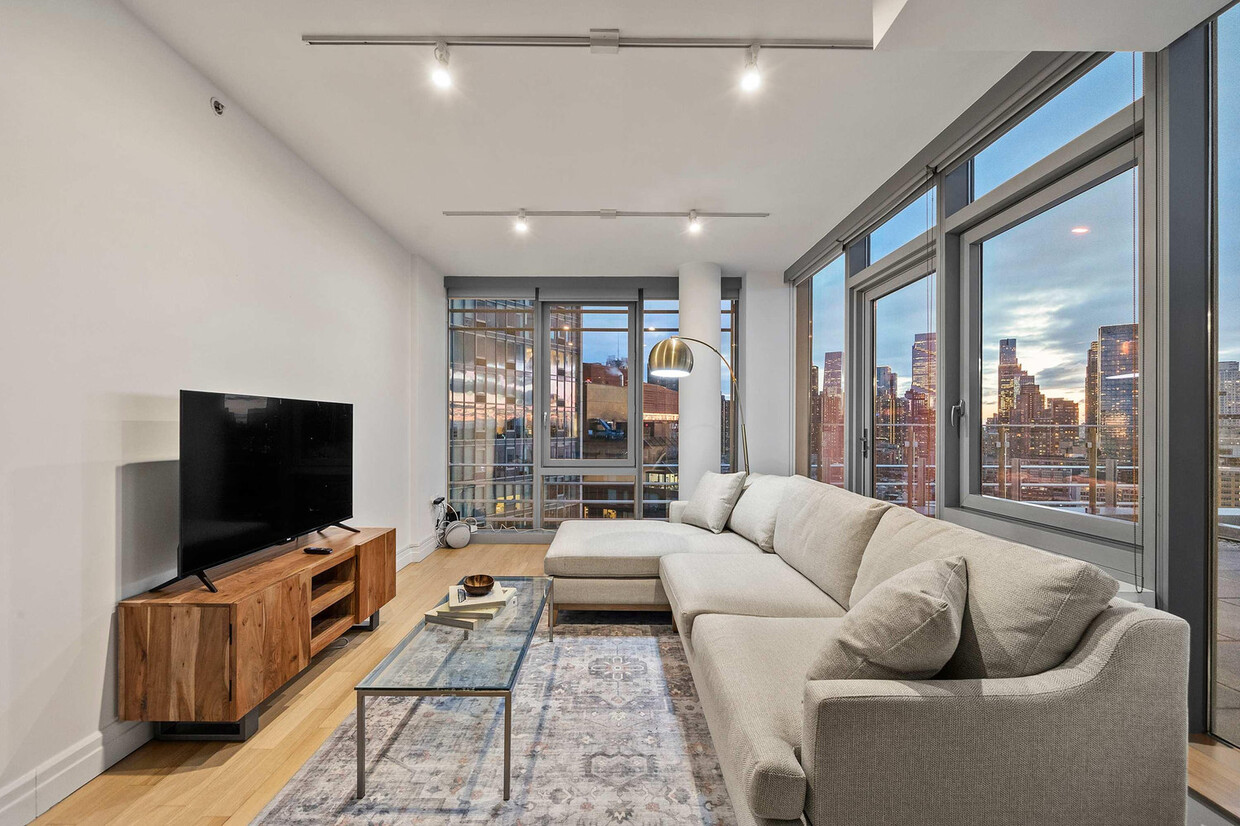 Foto principal - 554 W 54th St