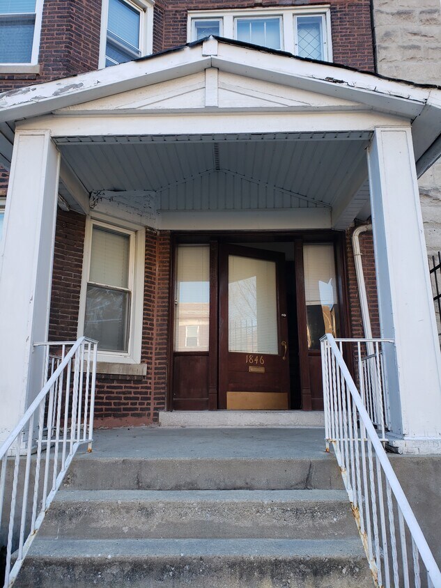 Primary Photo - 1846 S Troy St