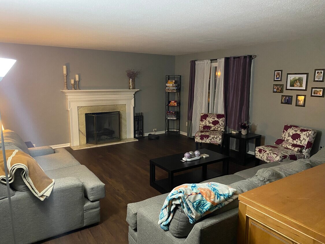 3925 Hillandale Rd Unit West, Ottawa Hills, OH 43606 Condo for Rent