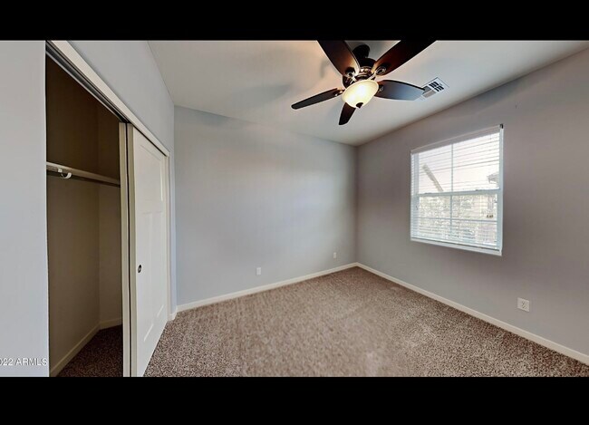 Foto del edificio - 10514 E Neville Ave