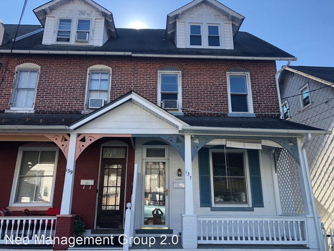 Primary Photo - 4 br, 1.5 bath House - 137 N 7th St