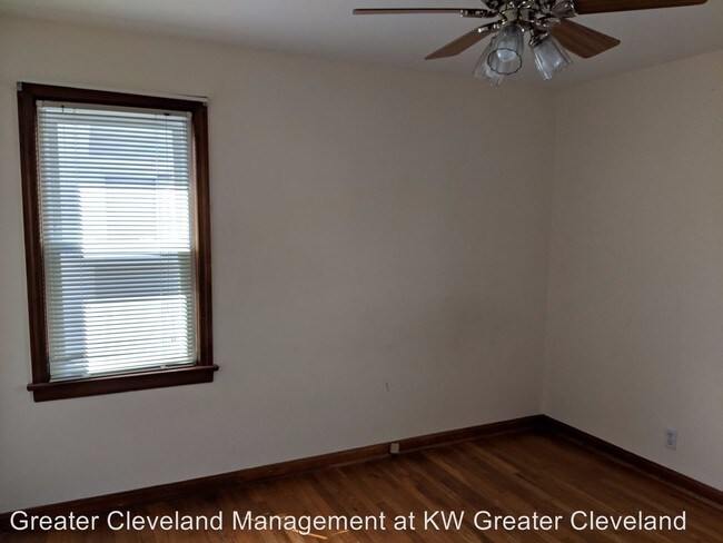 Building Photo - 3 br, 1 bath House - 9107 S. Highland Avenue