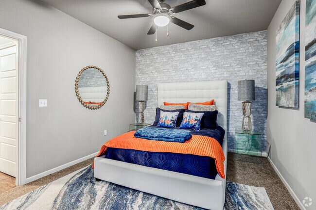 Interior Photo - 35 West