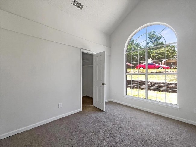 Building Photo - 2305 Rockhill Rd