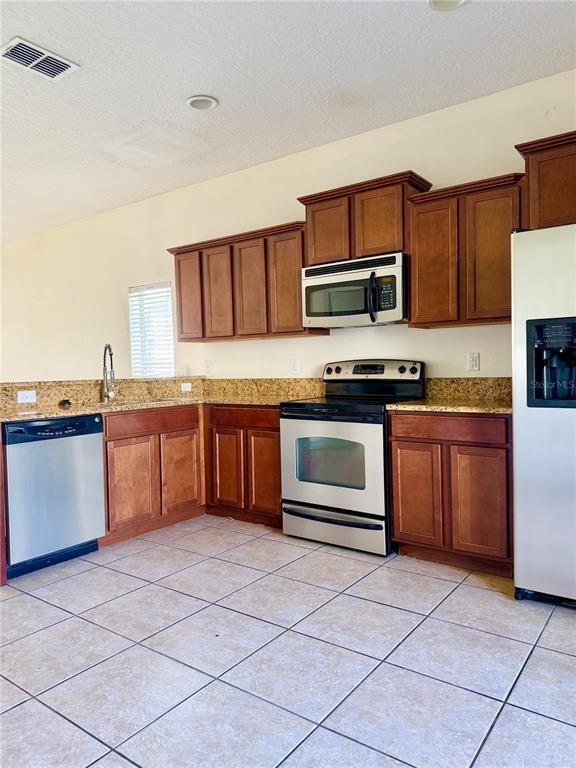 Building Photo - 20427 Needletree Dr