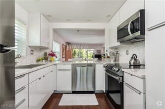 Building Photo - 1056 Forest Lakes Dr
