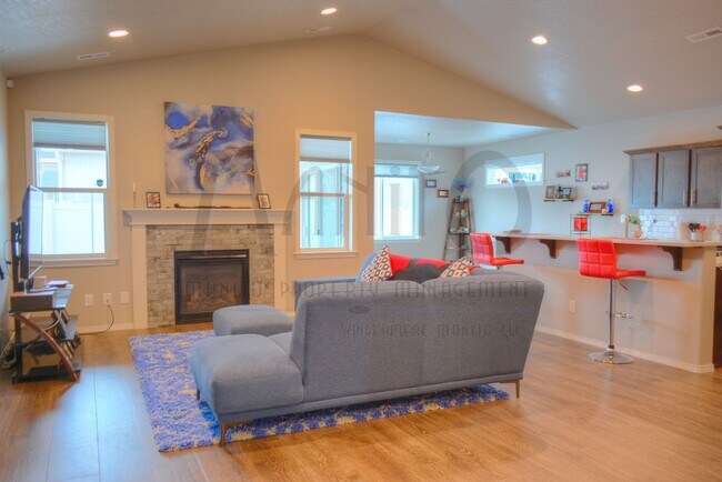 Building Photo - Immaculate Airway Heights Rancher