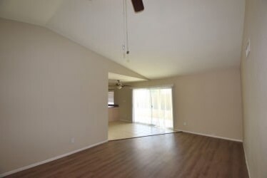 Foto del edificio - 719 W Utopia Rd