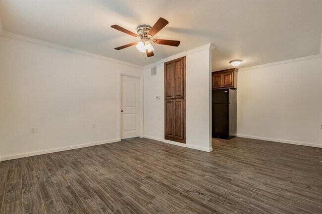 Foto del edificio - 319 E Edwards St