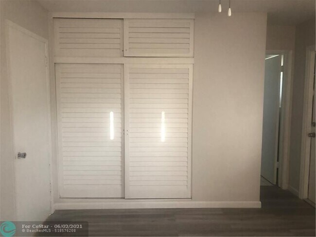 Foto del edificio - 5851 NE 18th Ave