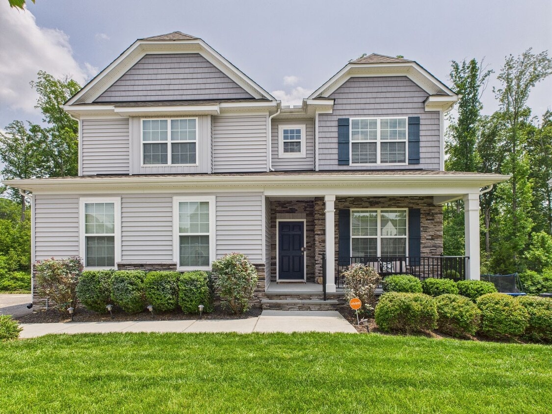 Foto principal - 6837 Sir Galahad Ct.