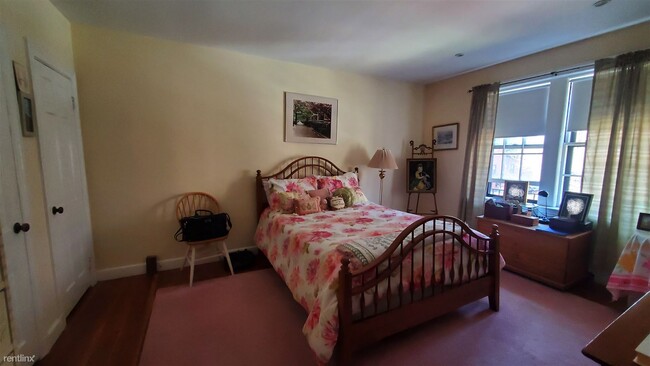Building Photo - 1 br, 1 bath Condo - 255 Beacon St