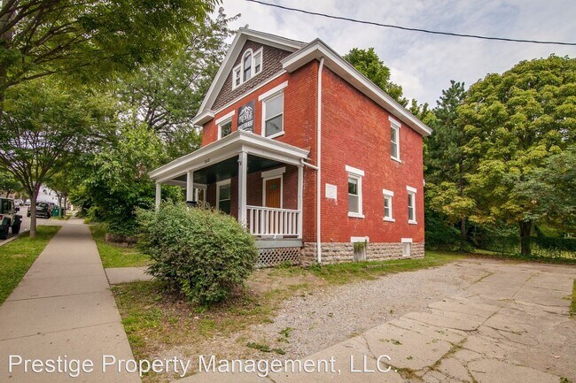 Building Photo - 5 br, 1.5 bath House - 2412 W Clifton Ave