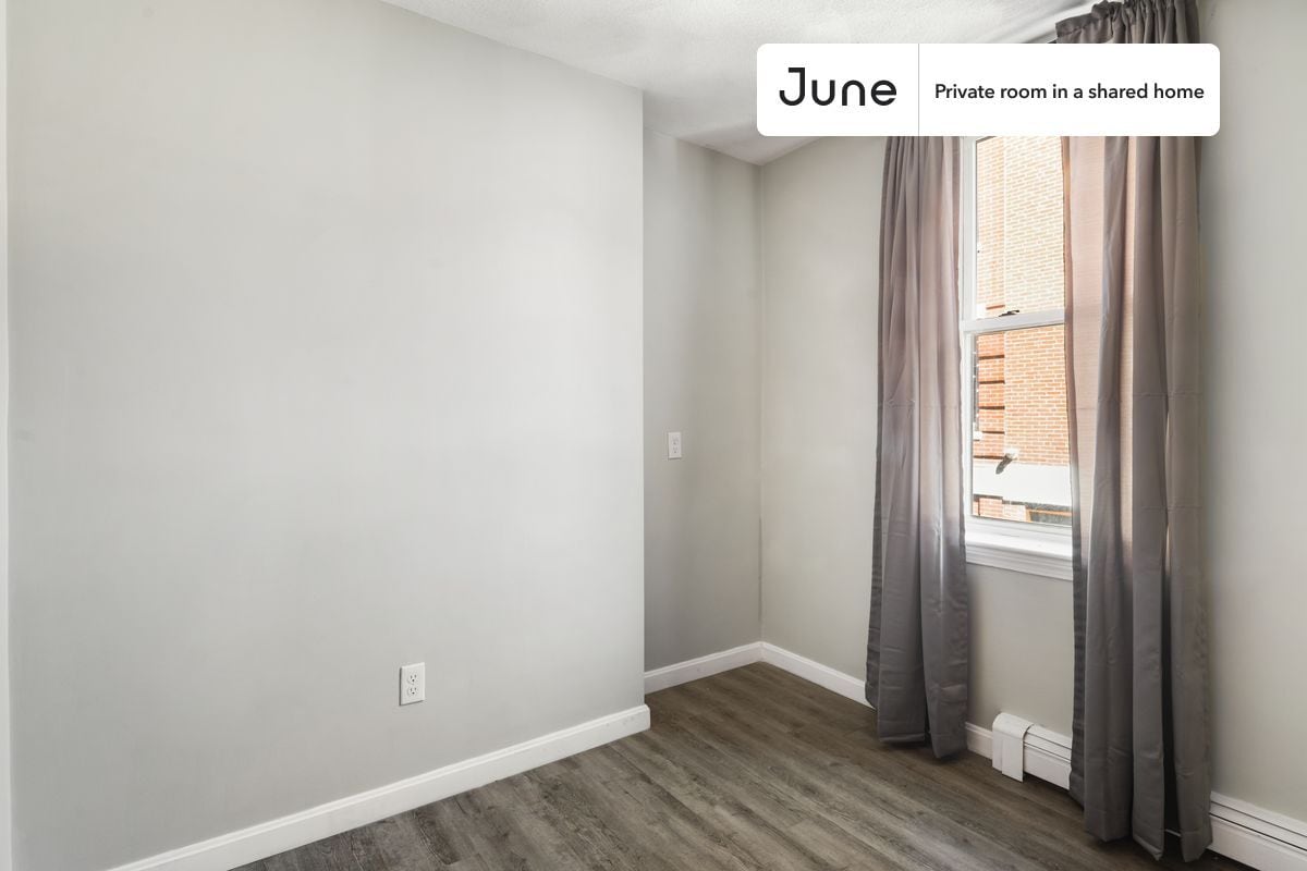 Private bedroom in 3 bed/1 bath Home - Private bedroom in 3 bed/1 bath Home