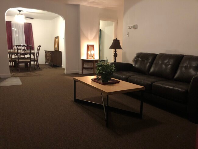 LR-DR-Kitchen entrance - 216 Green Ave