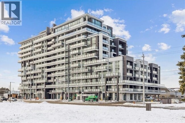 Building Photo - 461 Green Rd