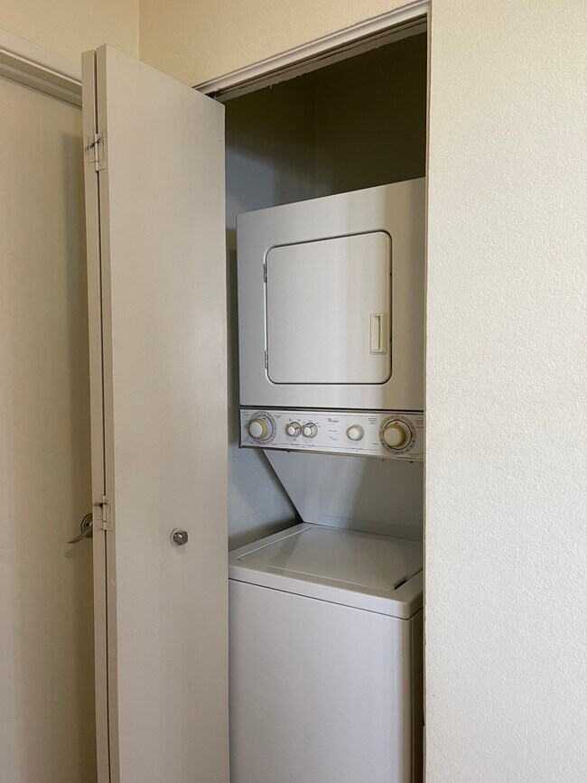 2915 N Texas St Unit 2 BEDROOM 2 BATH CONDO, Fairfield, CA 94533