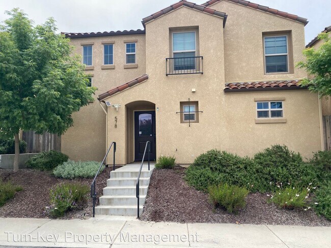 Building Photo - 4 br, 2.5 bath House - 578 River Oaks Dr.