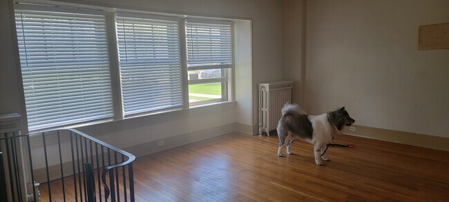 Living room - 6008 8th Ave