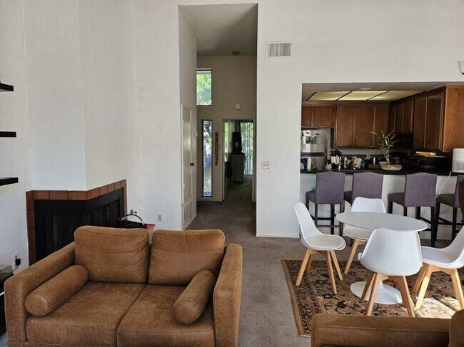 Foto del edificio - 16211 Downey Ave