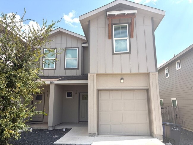 Building Photo - 854 Soria Pl