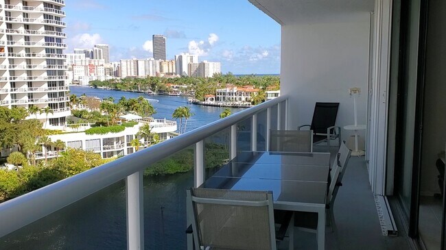 Foto del edificio - 20515 E Country Club Dr