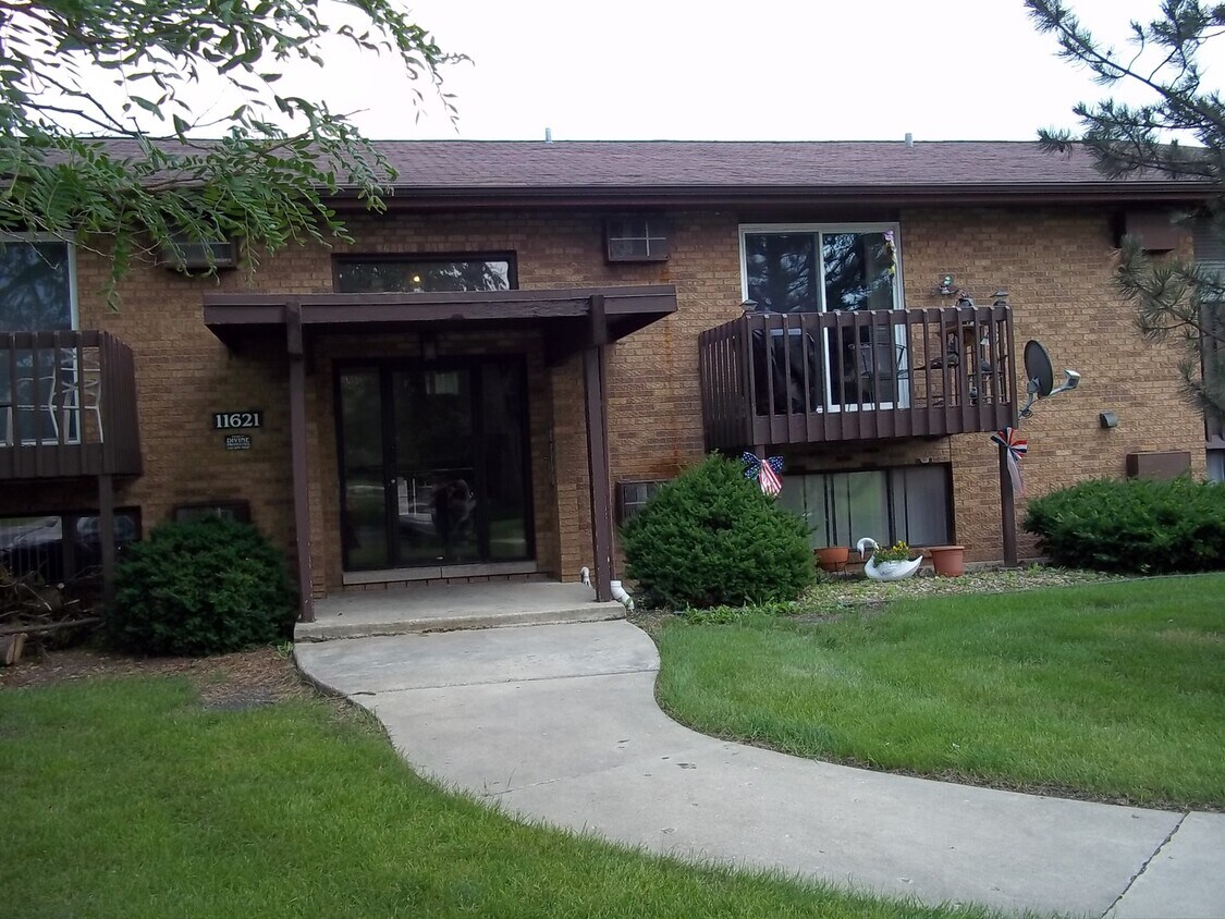 11621 Roberts St Unit 4, Mokena, IL 60448 Condo for Rent in Mokena