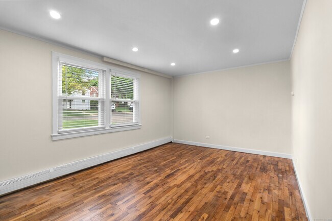 Foto del edificio - 232 Melville Dr