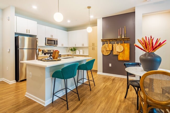 Photo - Hawthorne at Oleander Apartments