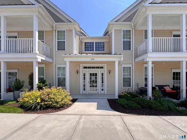 Building Photo - 113 Center Meadow Ln