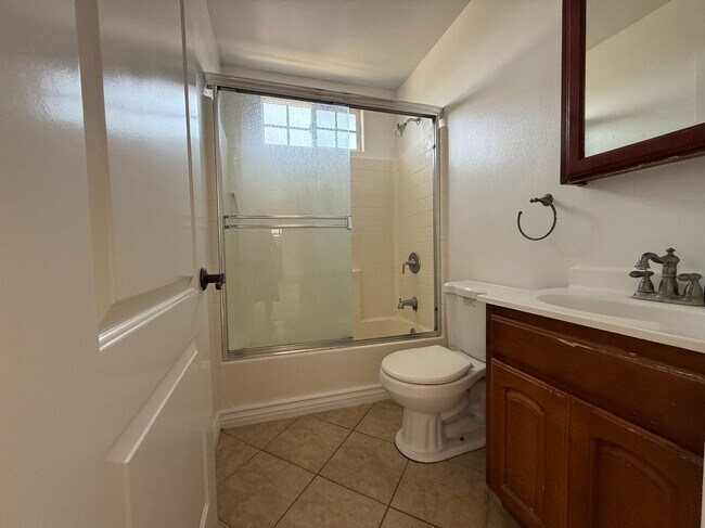 Foto del edificio - 418 W 223rd St