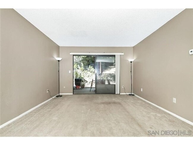 Building Photo - 7865 Golfcrest Dr