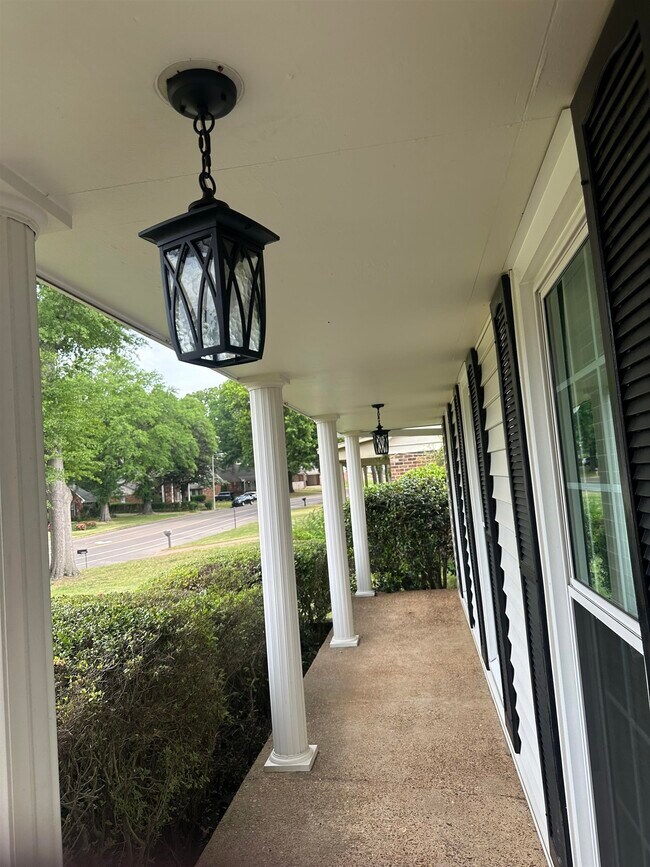 Foto del edificio - 2148 Riverdale Rd