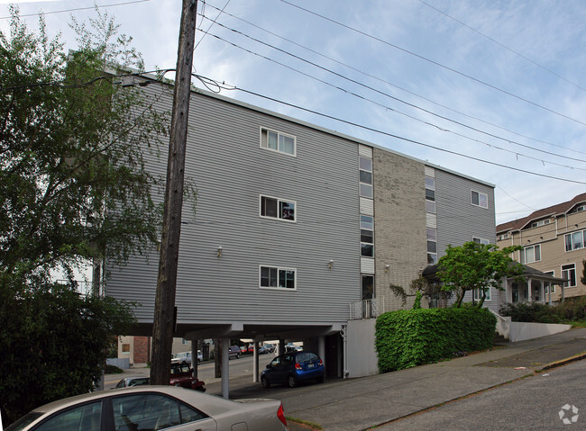 Building Photo - Green Lake Park View Apartments