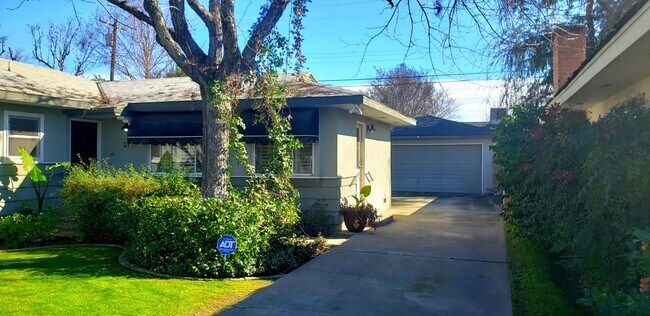 Foto del edificio - 2524 Cedar St