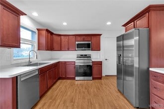 Building Photo - 940 Reserve Rd