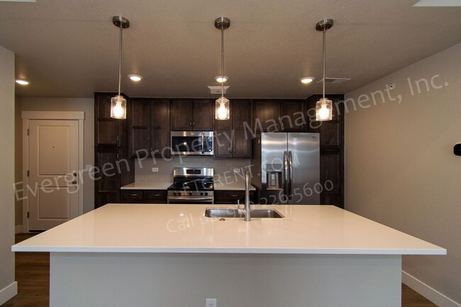Building Photo - Gorgeous, brand new, 2-bedroom condo in No...