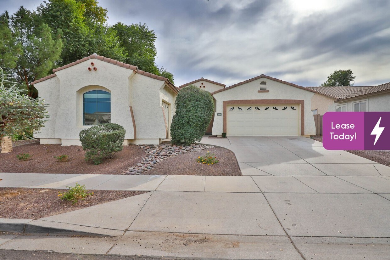 Primary Photo - 2023 W Carson Rd