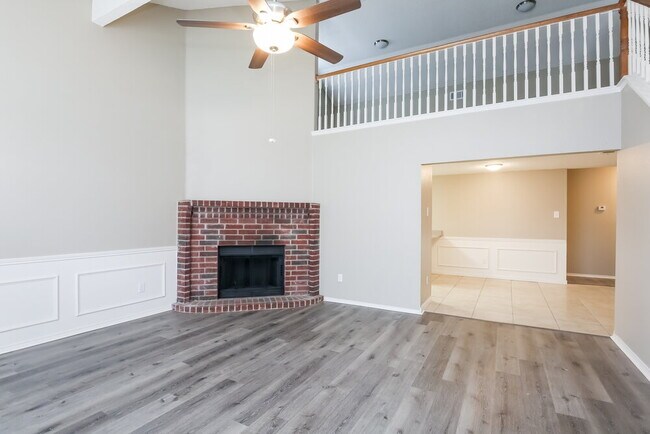 Foto del edificio - 204 Briarglen Dr
