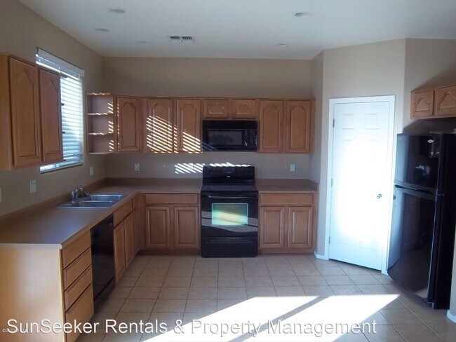 Building Photo - 4 br, 2.5 bath House - 17439 W. Monroe St.