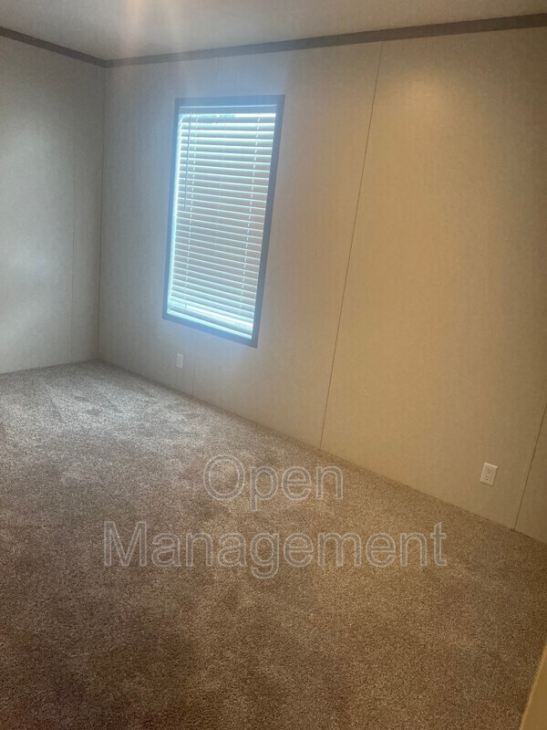 Building Photo - 4-1009 Gibraltor