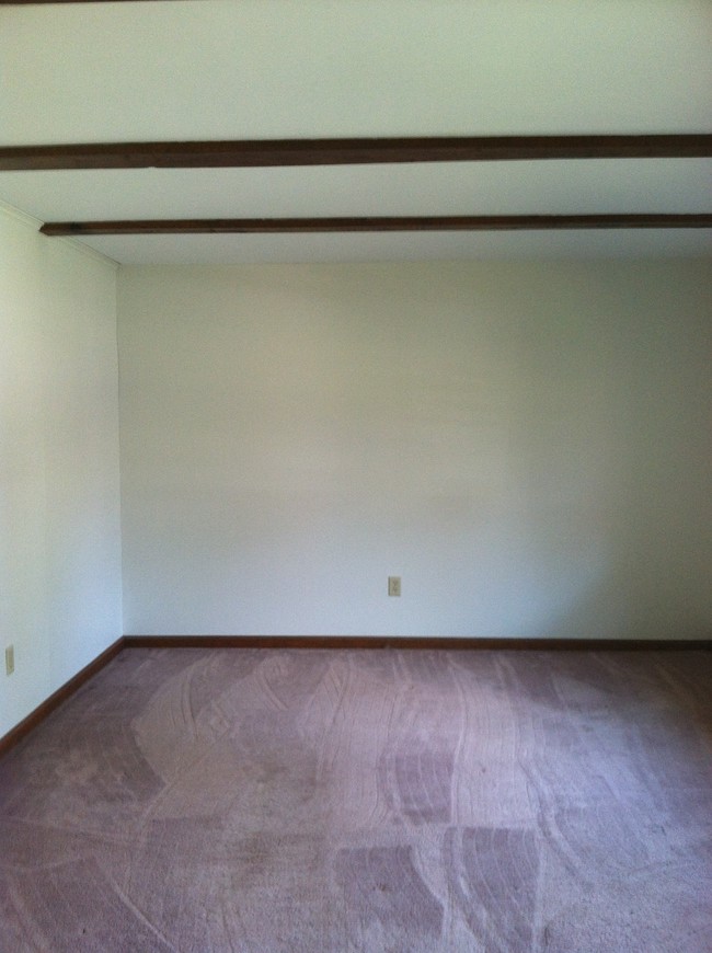 Building Photo - 16 Sunset Ln