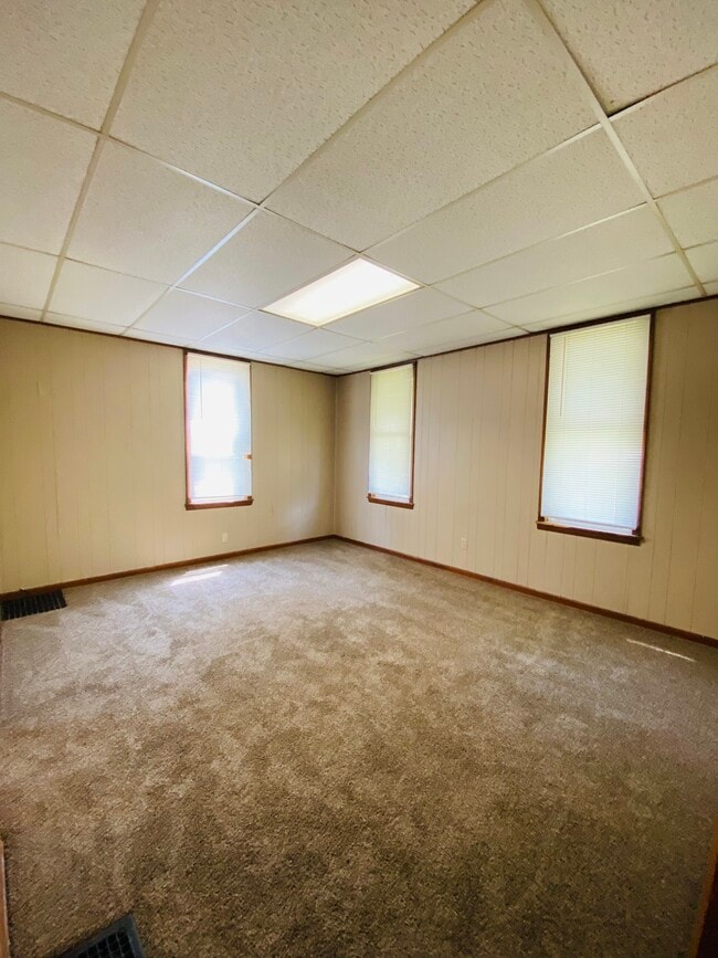 Building Photo - 628 Garfield Ave SW