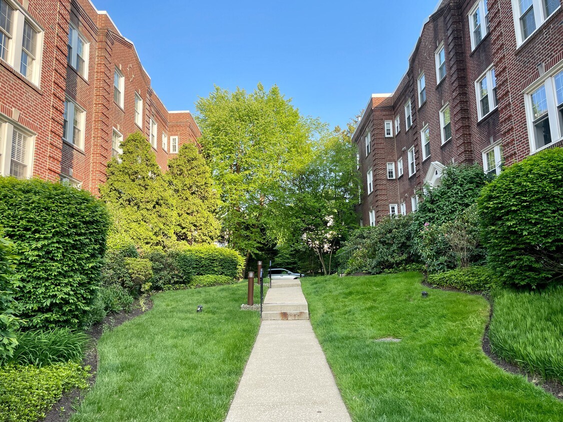 104 Woodside Rd Unit A201, Haverford, PA 19041 Condo for Rent in