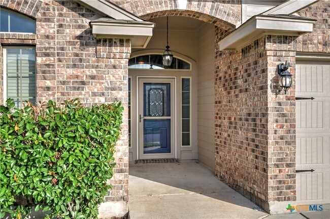 Foto del edificio - 5726 Stonehaven Dr