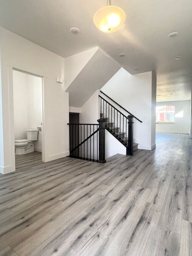 Brand New 4bd/4ba Located in Raindance House Rental in Windsor, CO