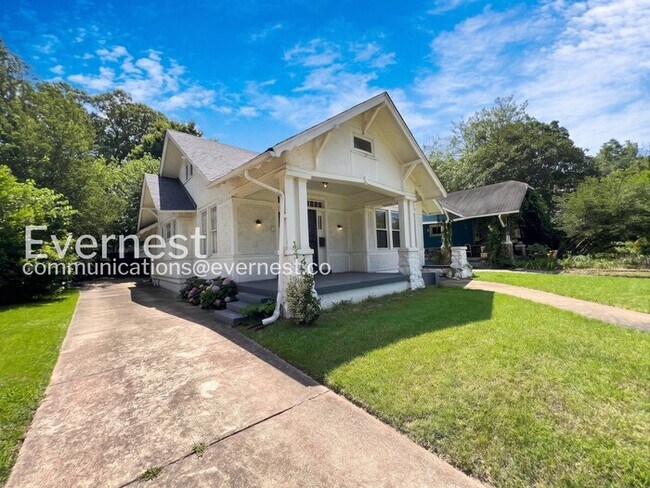 Foto del edificio - 2 Bed/1 Bath Home with Fenced Yard / Available Now!