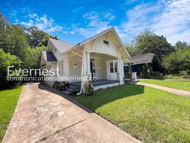 Photo - 2 Bed/1 Bath Home with Fenced Yard / Available Now!