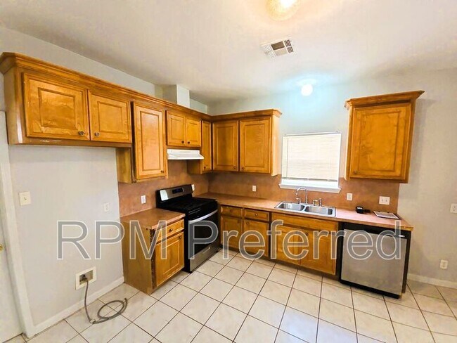 Building Photo - 4114 Trout St