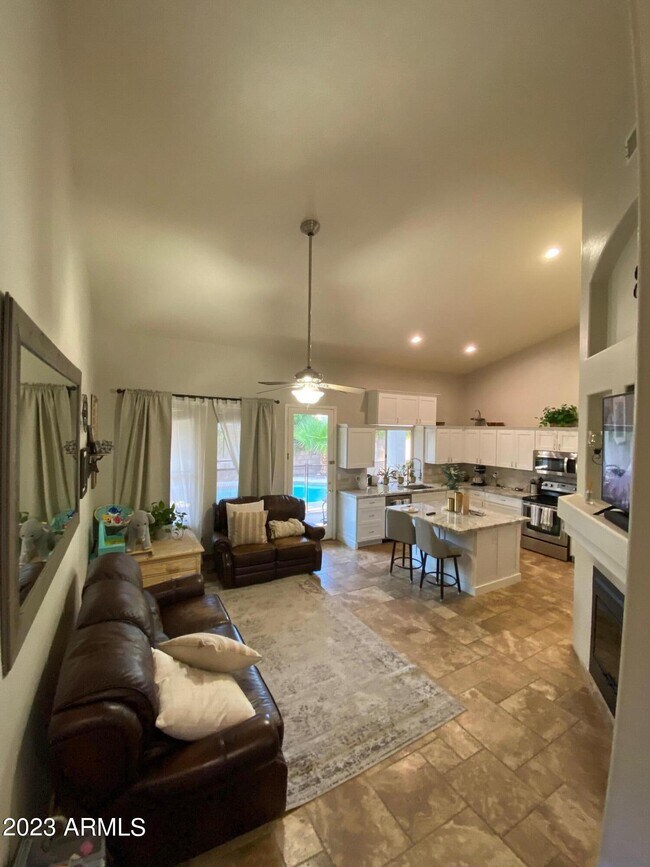 Foto del edificio - 4228 E Rancho Caliente Dr